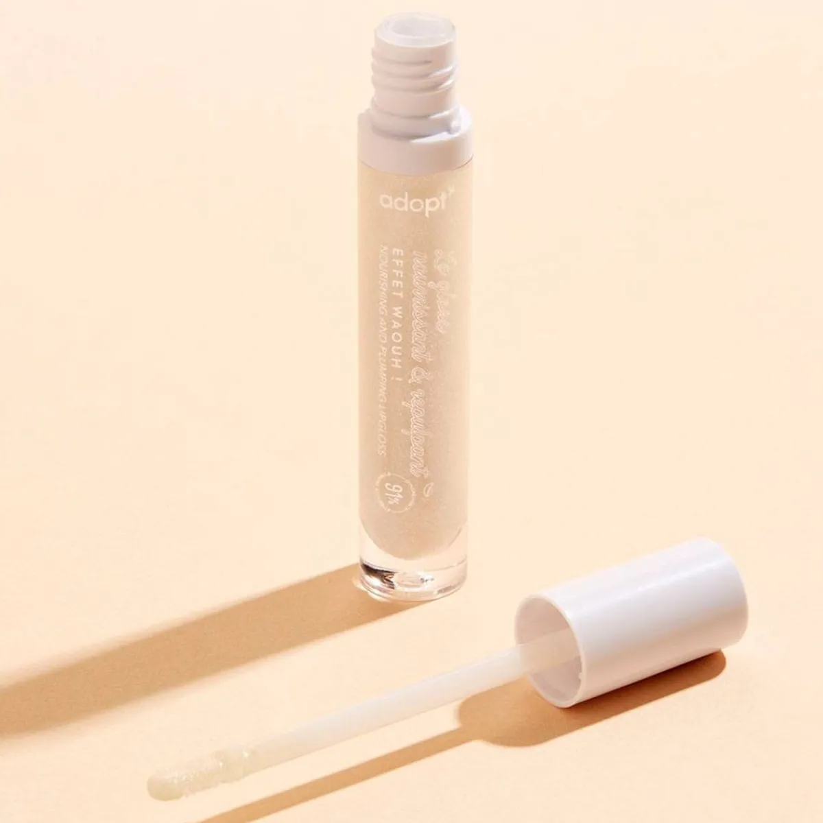Online Adopt Glittery Lip Gloss With A Wow Effect!